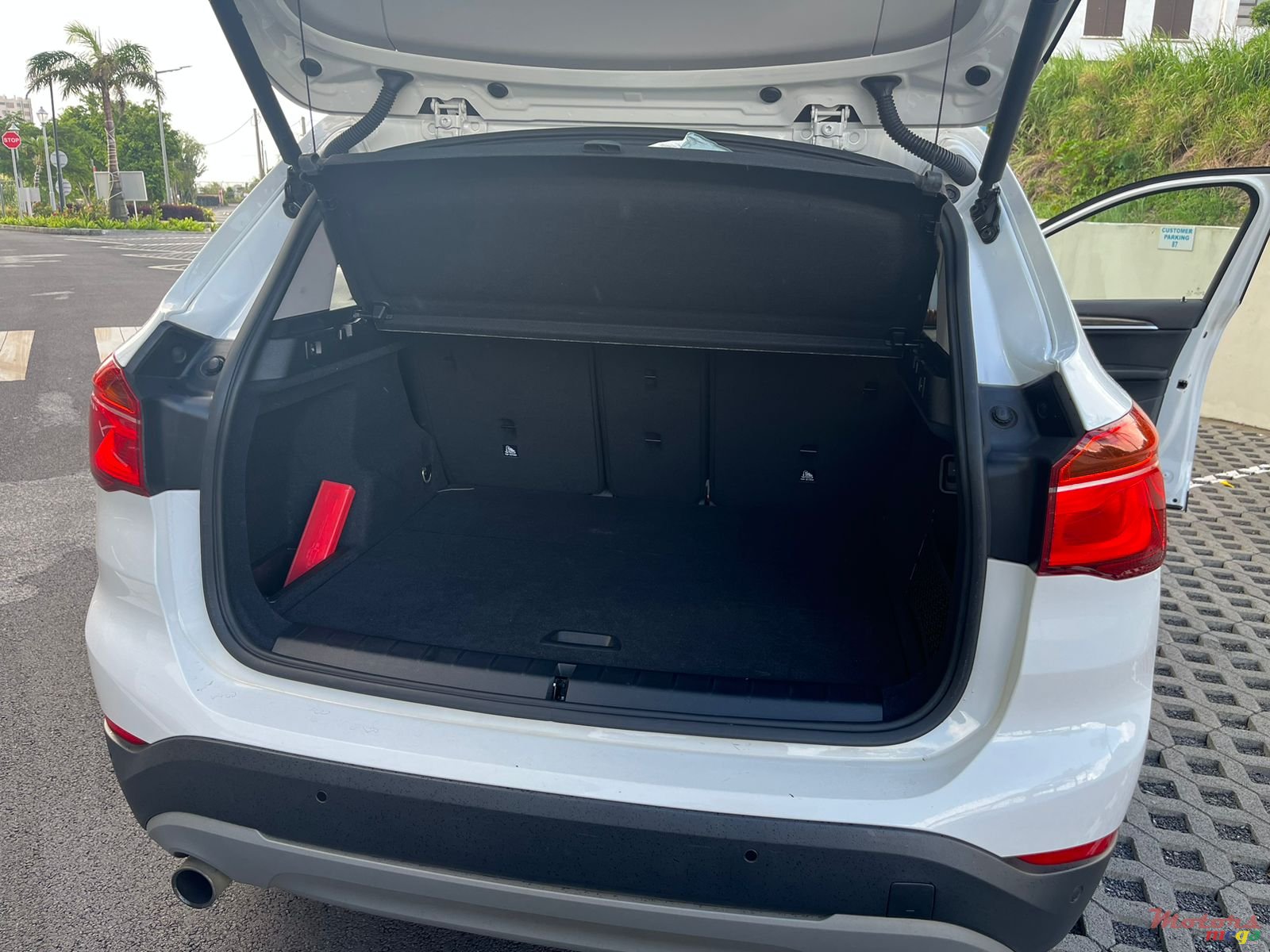 2018' BMW X1 s drive18i photo #7