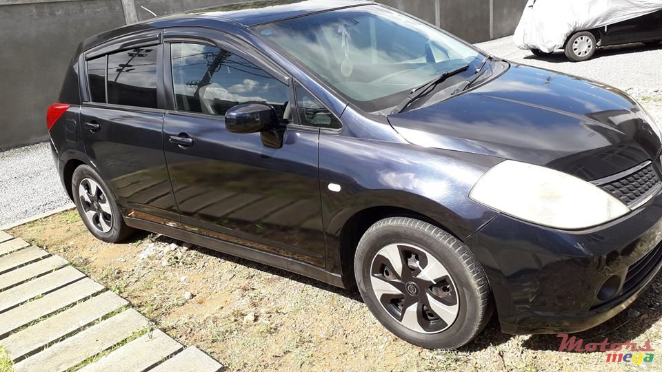 2006' Nissan Tiida photo #1