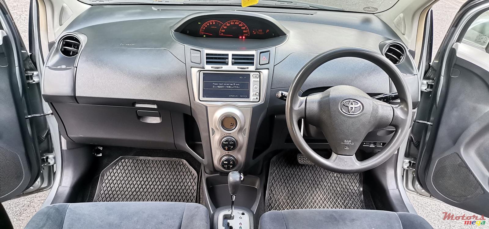 2010' Toyota Vitz photo #4