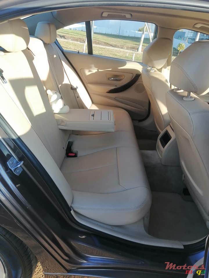 2013' BMW 3 Series photo #3