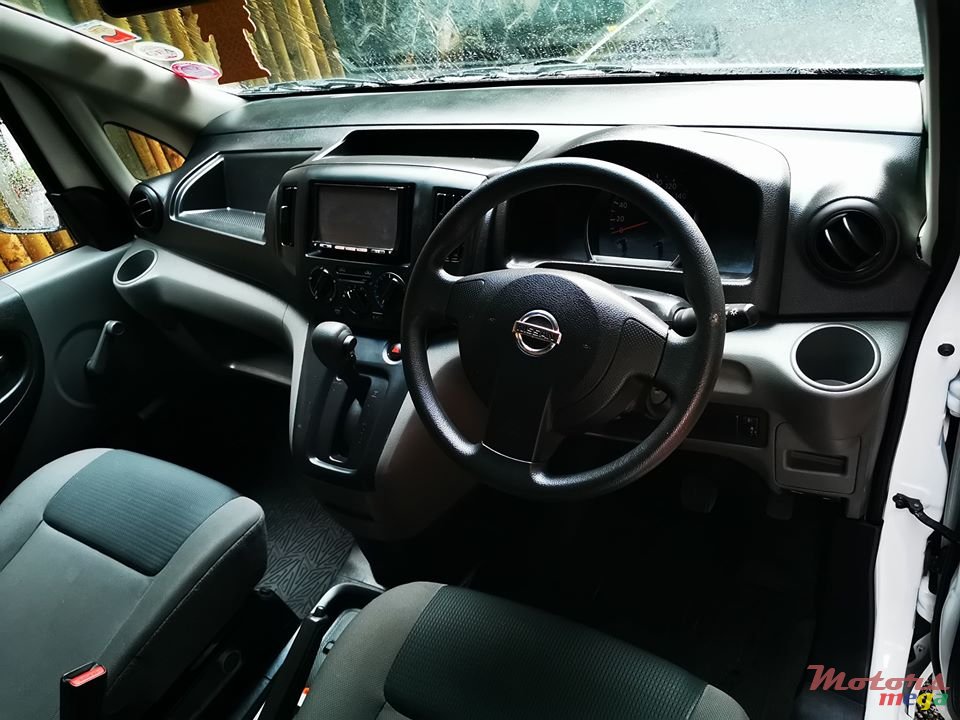 2013' Nissan NV 200 photo #4