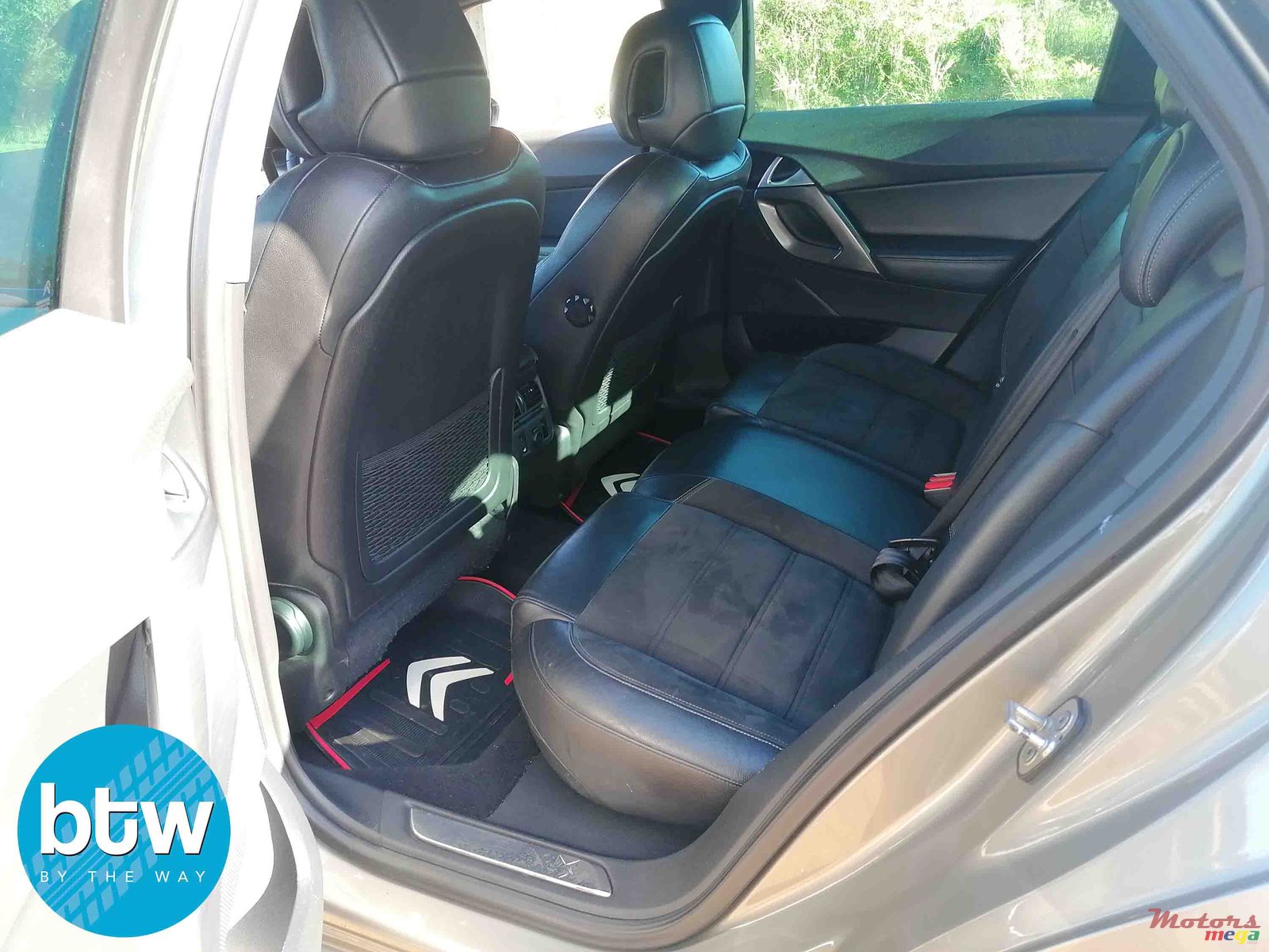 2014' Citroen DS5 photo #5