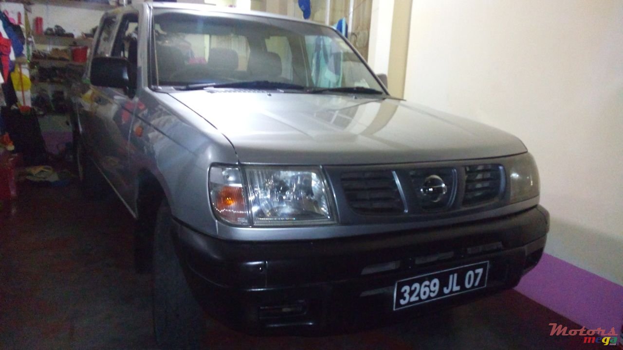 2007' Nissan Hardbody photo #1