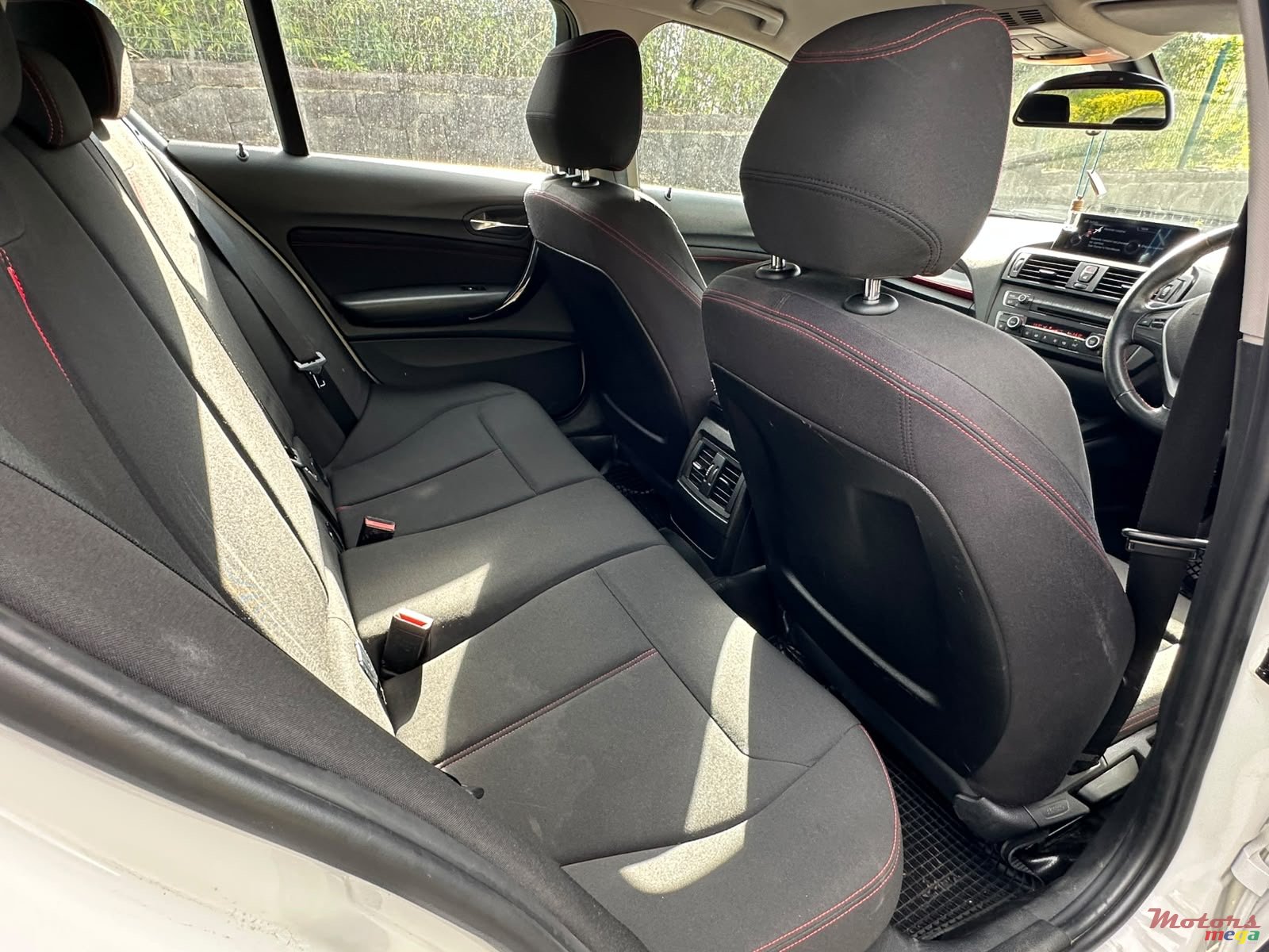 2015' BMW 116i photo #7