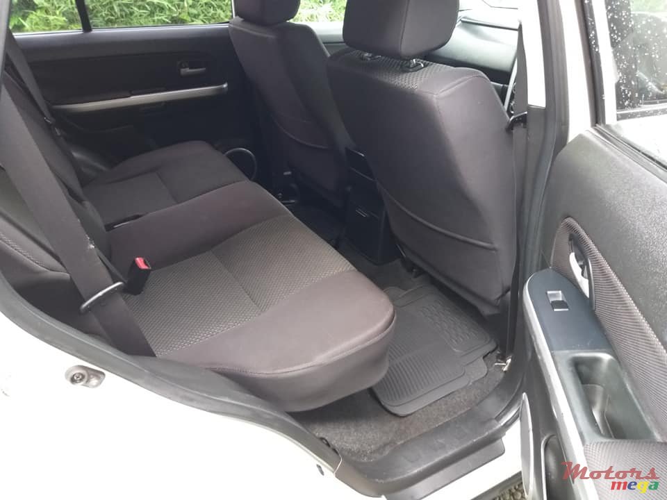 2010' Suzuki Grand Vitara 2.4L [ MANUAL ] photo #5