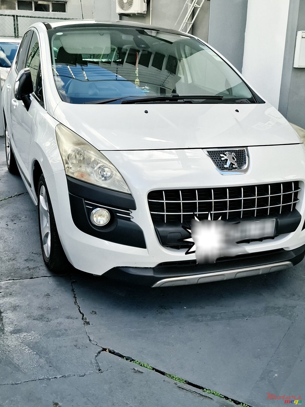 2012' Peugeot 3008 photo #2
