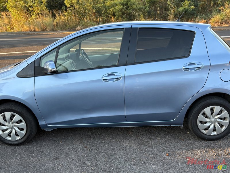 2012' Toyota Vitz photo #1
