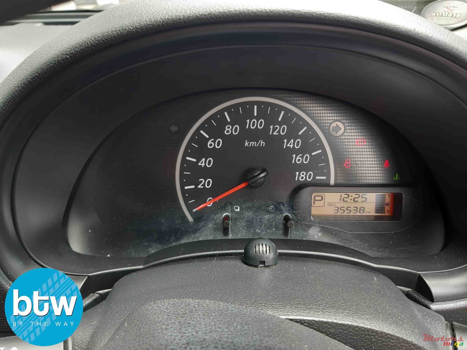 2016' Nissan March photo #7