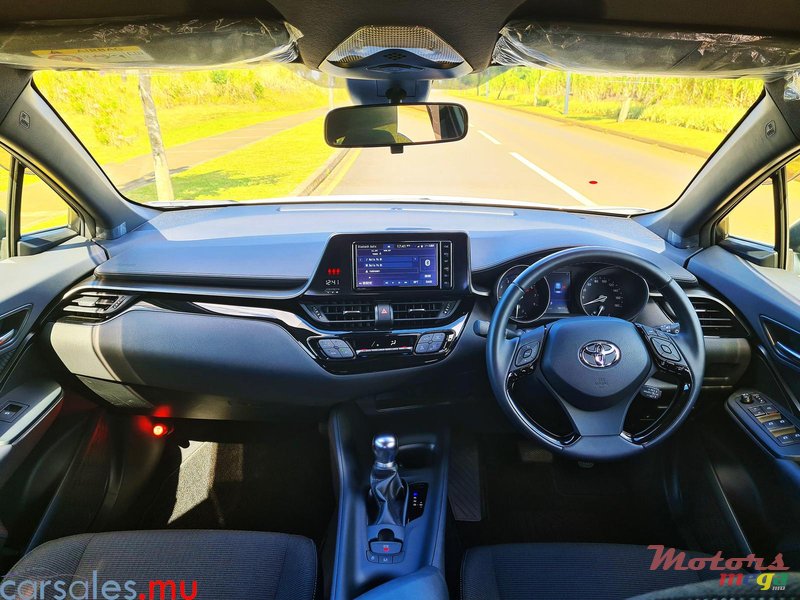 2019' Toyota C-HR 1.2T S-T LED Package photo #6