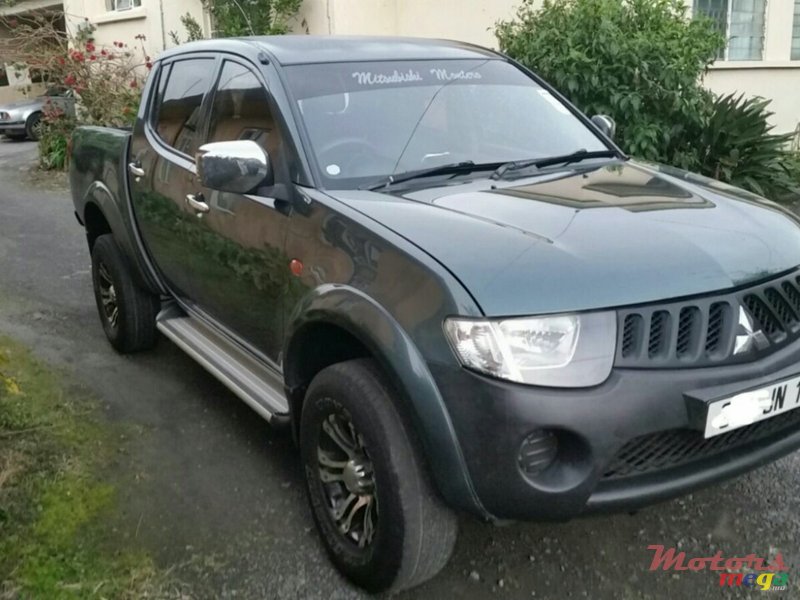 2010' Mitsubishi  Sportero L200 4x4 photo #1