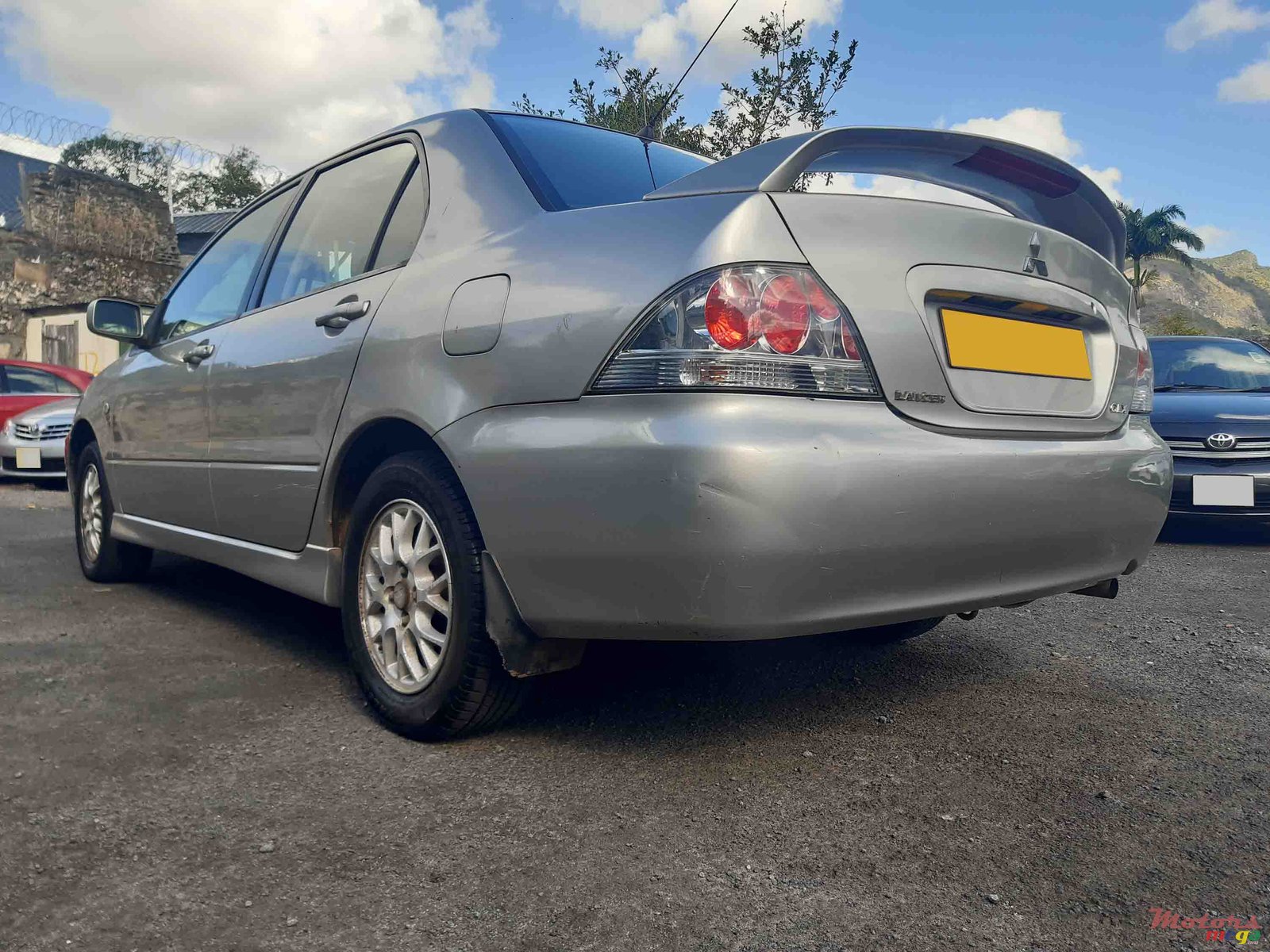 2006' Mitsubishi Lancer photo #2