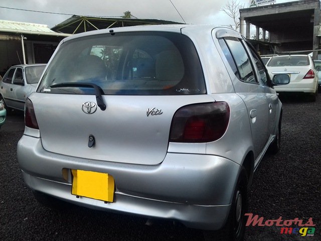 2000' Toyota Vitz photo #5