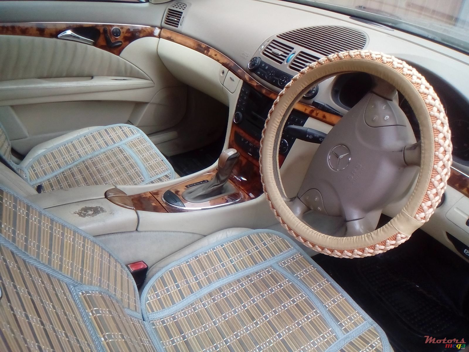 2003' Mercedes-Benz 220E photo #3