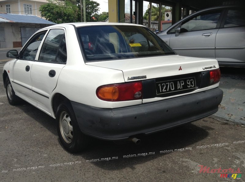 1993' Mitsubishi Lancer GL photo #3