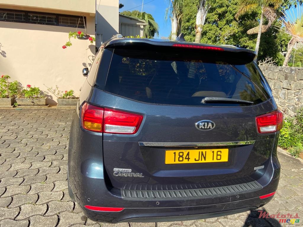 2016' Kia Carnival photo #7