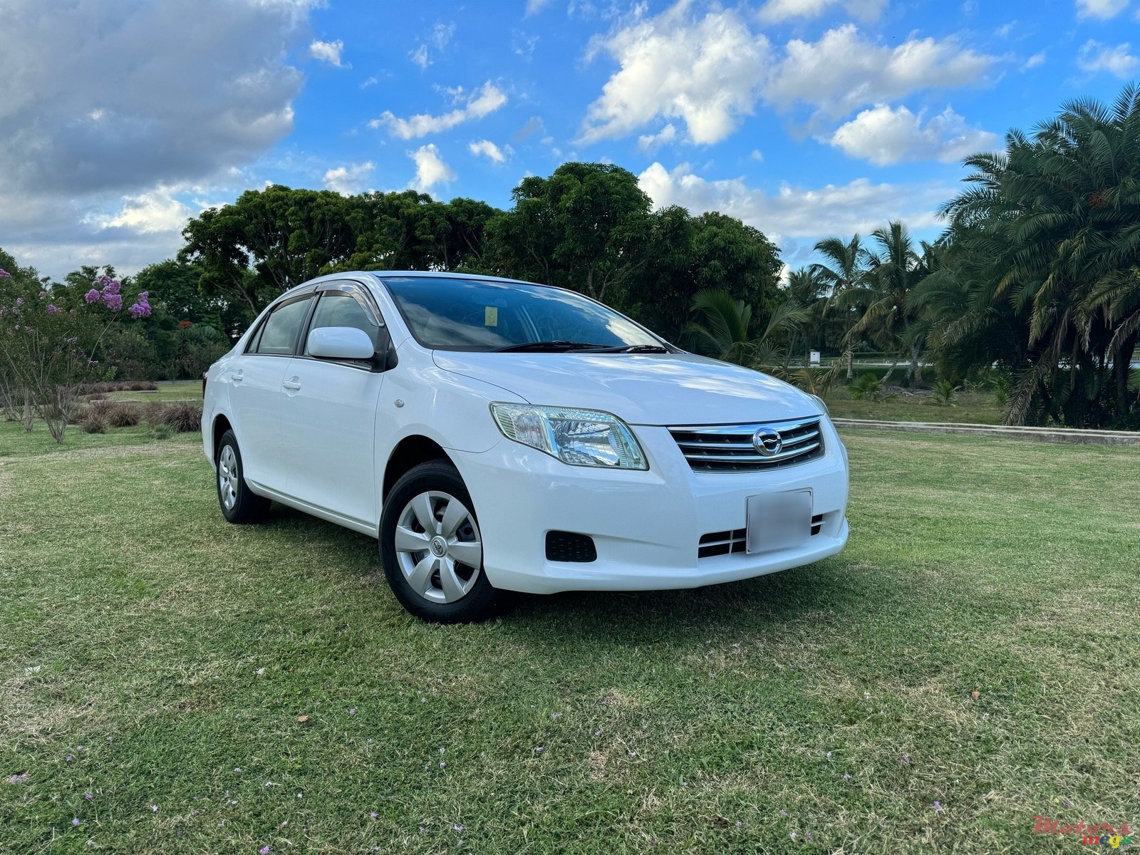 2010' Toyota Axio photo #2