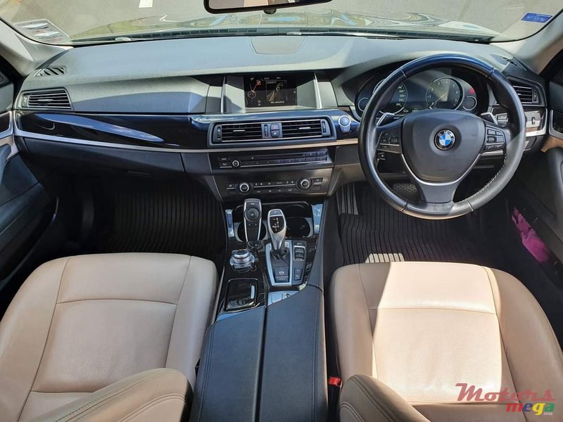 2016' BMW 528 photo #6