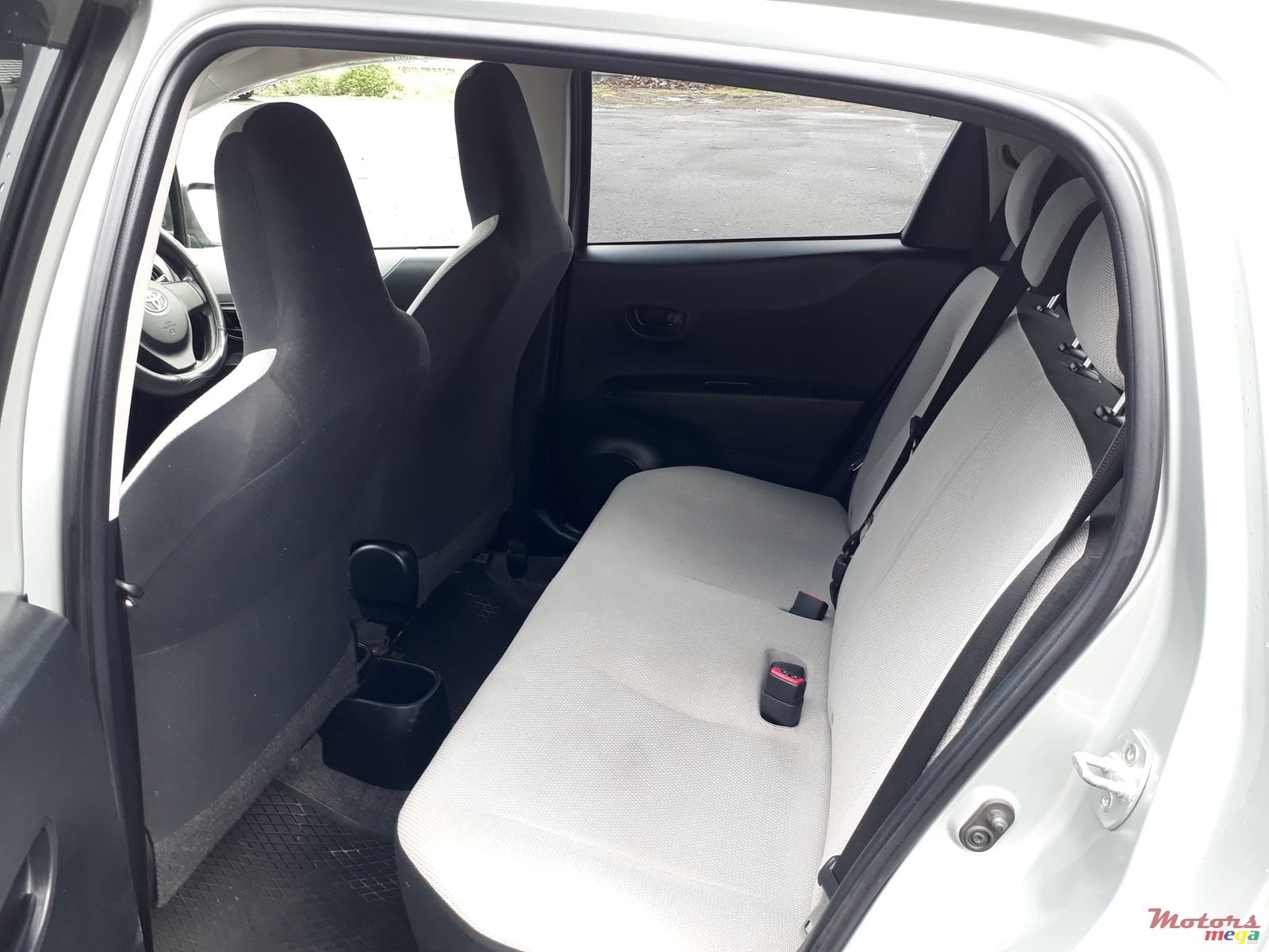 2012' Toyota Vitz New model photo #4