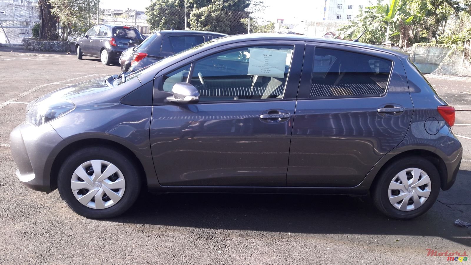 2014' Toyota Vitz photo #1