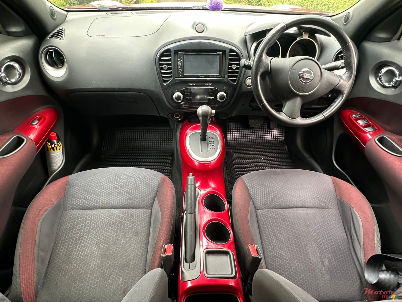 2012' Nissan Juke photo #6