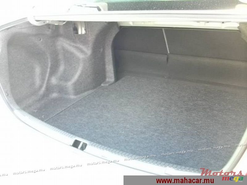 2012' Toyota Corolla Luxel photo #3