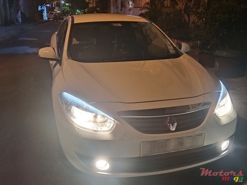 2013' Renault Fluence photo #1
