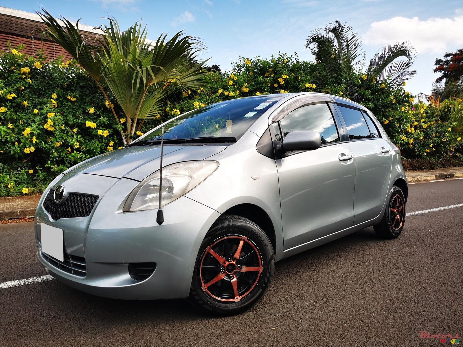 2006' Toyota Vitz 1.0L photo #7