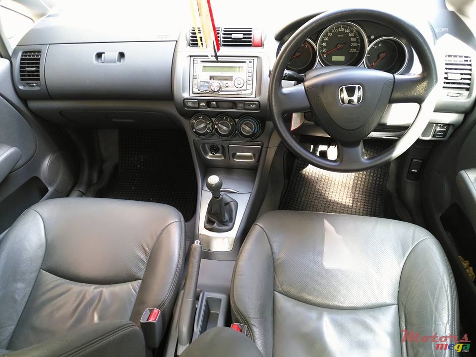 2005' Honda City photo #6