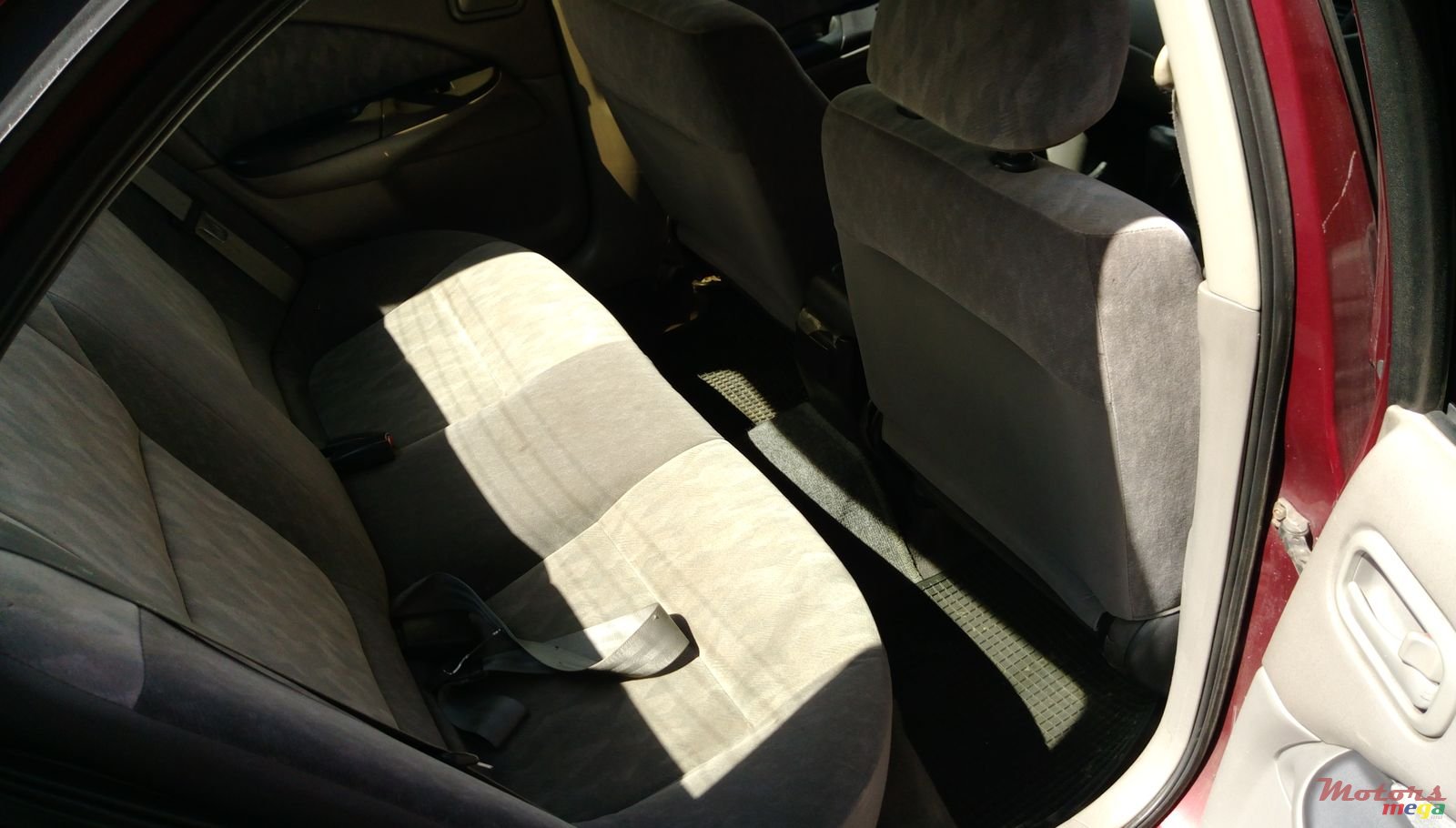 2000' Nissan photo #6