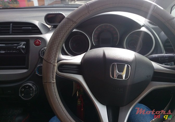 2010' Honda Fit photo #2