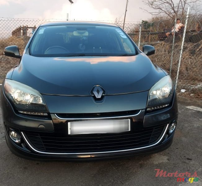 2014' Renault Megane photo #2