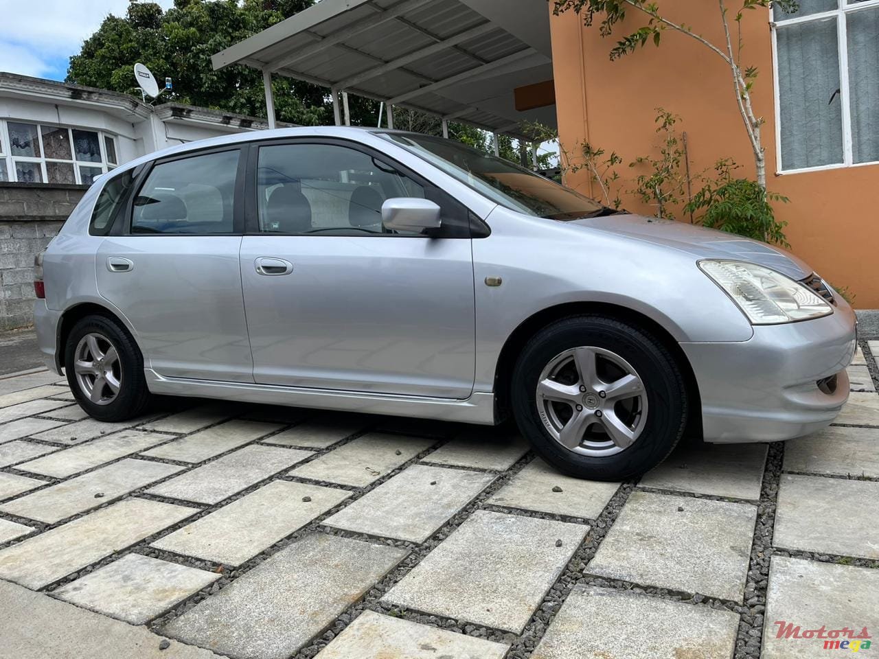 2006' Honda Civic Hatchback photo #2