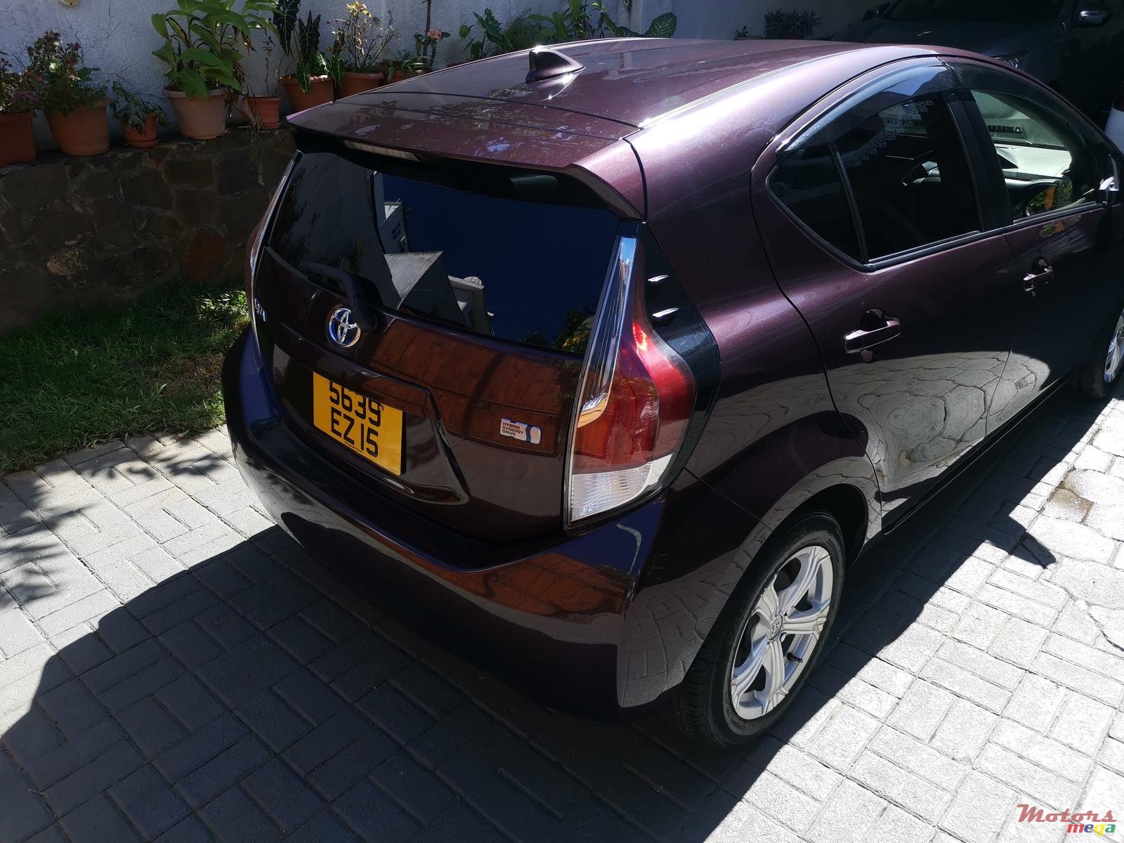 2015' Toyota Aqua photo #6