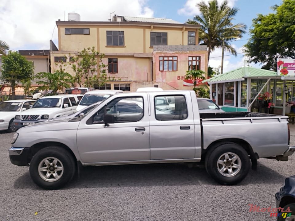 1999' Nissan Navara 4X2 photo #4