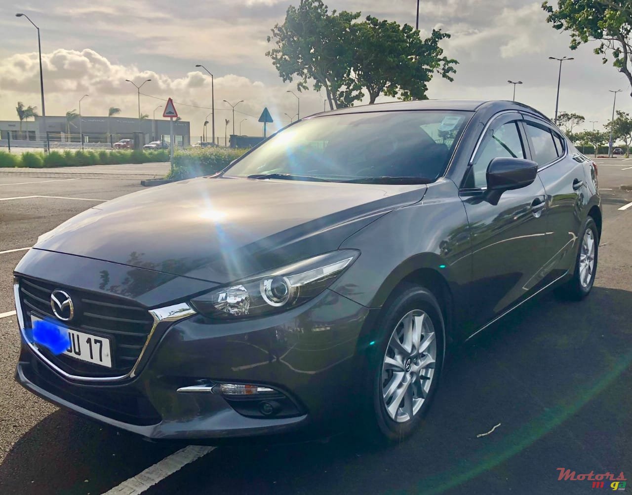 2017' Mazda 3 photo #1