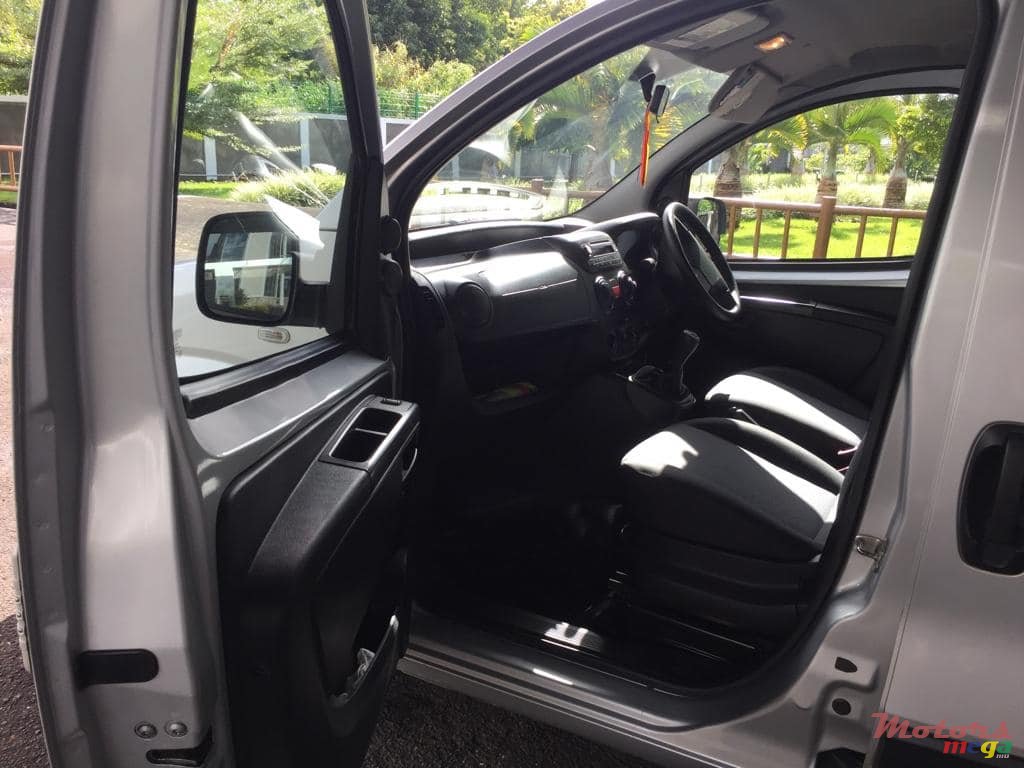 2012' Peugeot Bipper photo #4