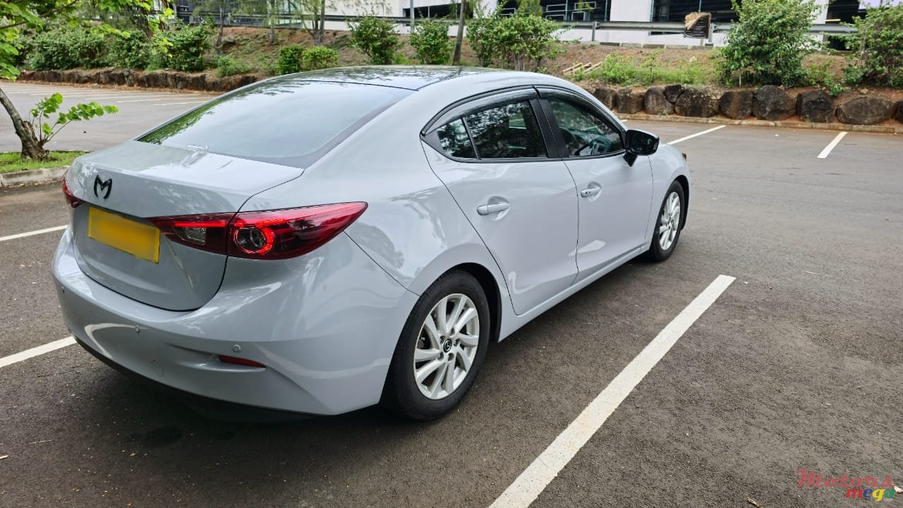 2016' Mazda 3 Deluxe edition skyactive photo #4