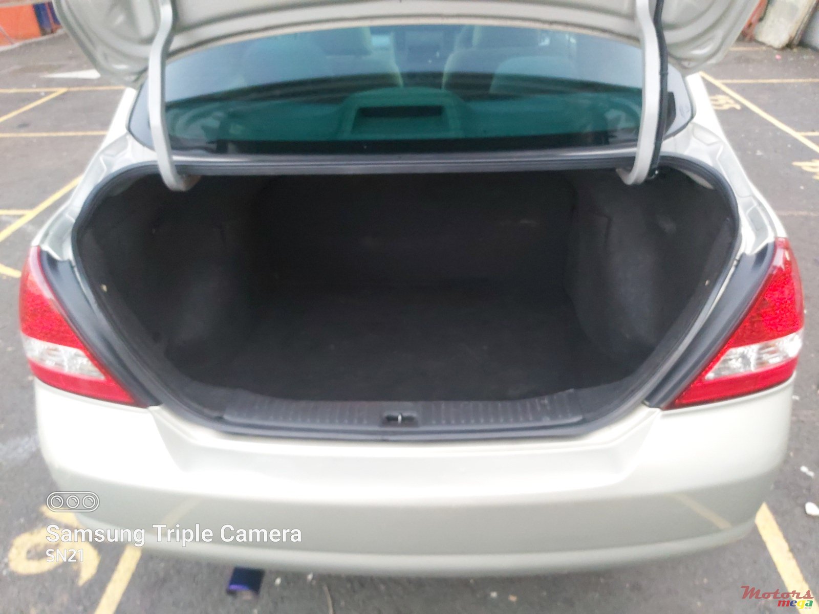 2006' Nissan Tiida photo #3