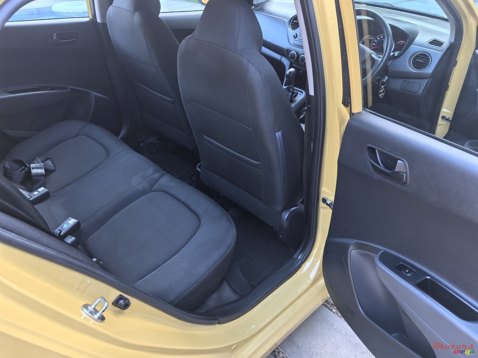 2020' Hyundai i10 photo #4