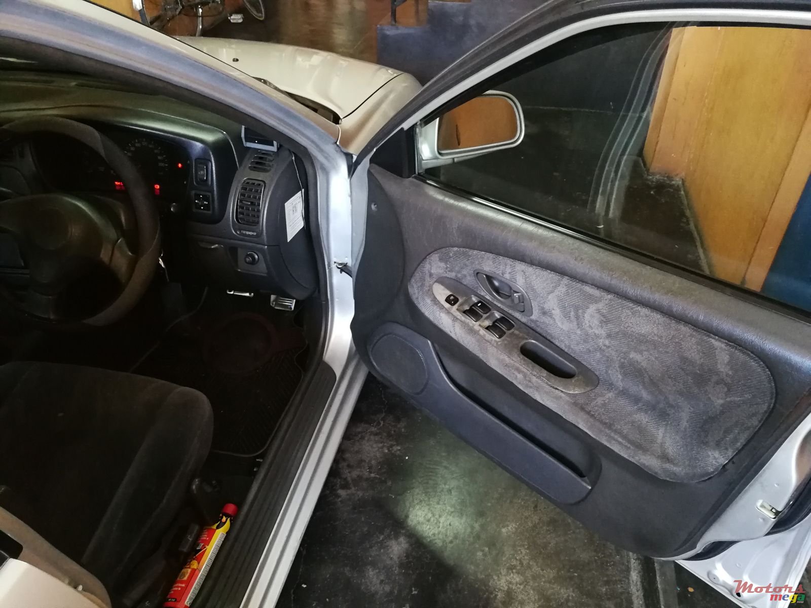 2000' Mitsubishi Lancer photo #6