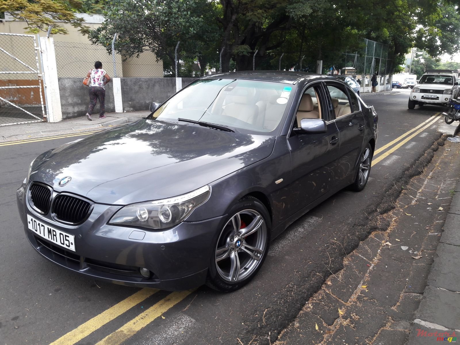 2005' BMW 520 photo #2