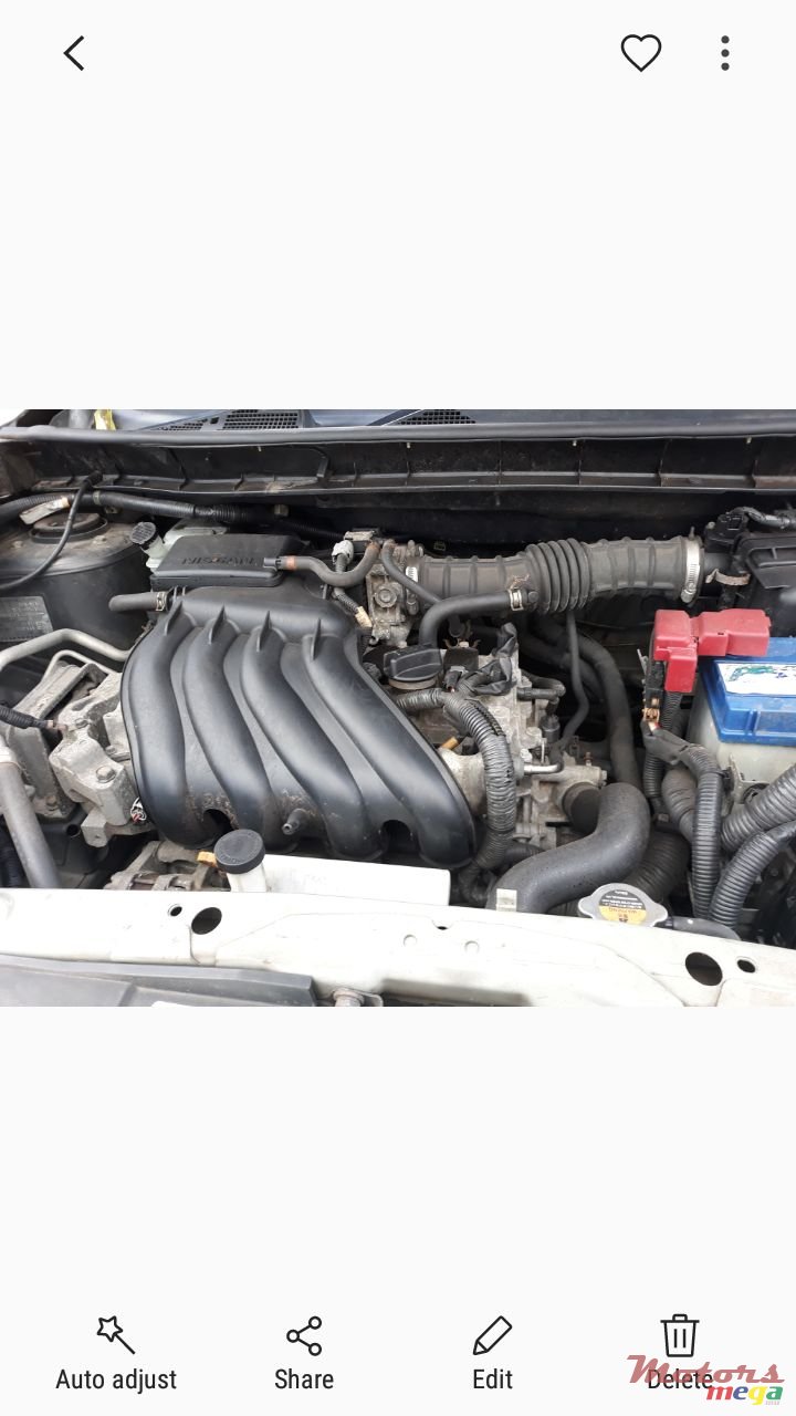 2011' Nissan Juke photo #3