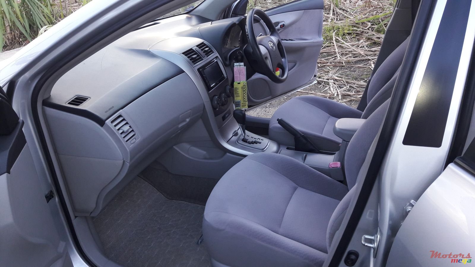 2009' Toyota Axio photo #3