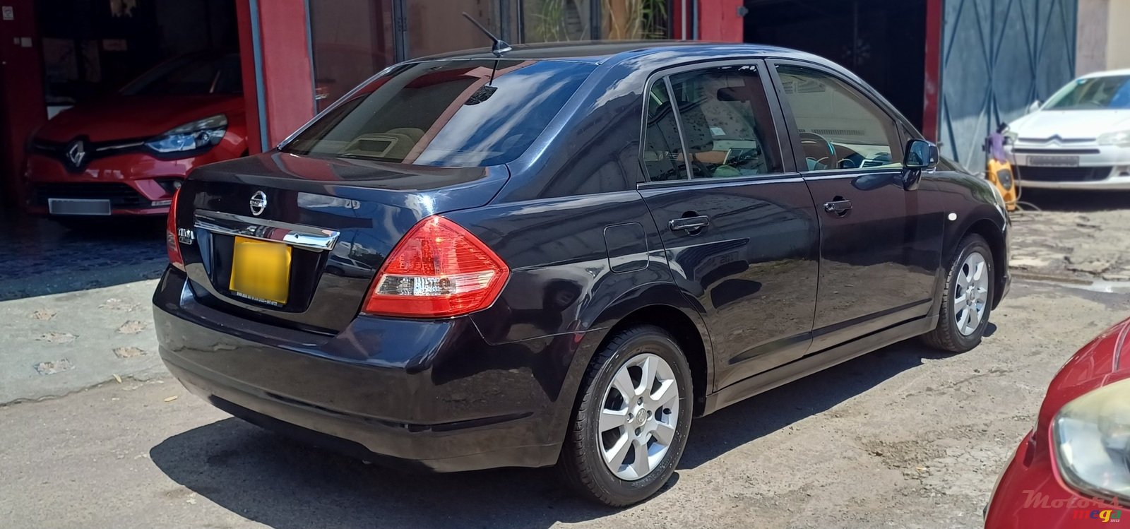 2011' Nissan Tiida photo #4