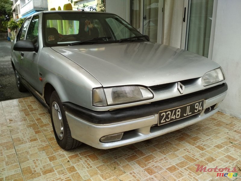 1994' Renault 19 Energy (Saloon Model) photo #2