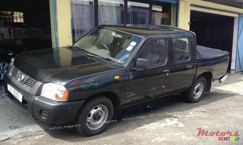 2006' Nissan Navara photo #2