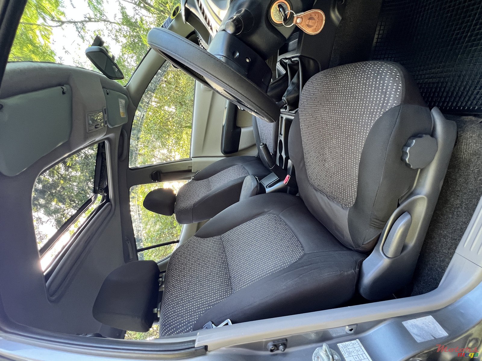 2014' Mitsubishi L200 photo #6