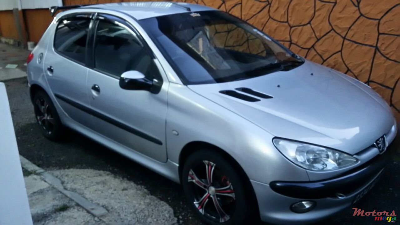 2003' Peugeot 206 photo #1
