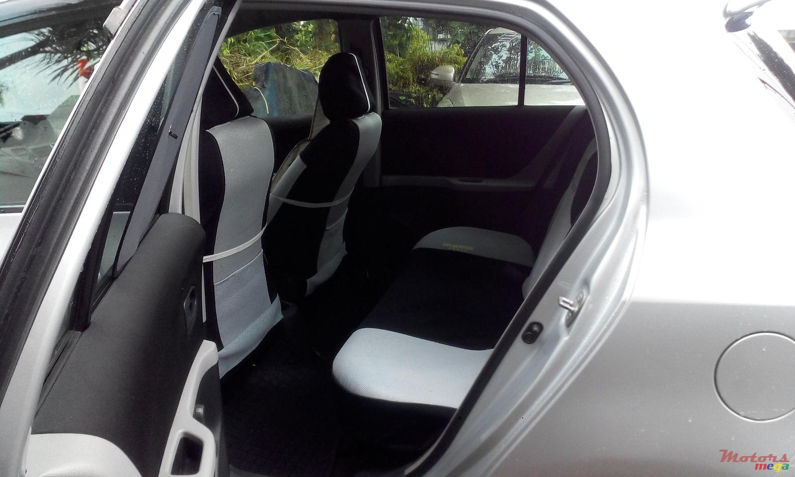 2009' Toyota Yaris photo #6