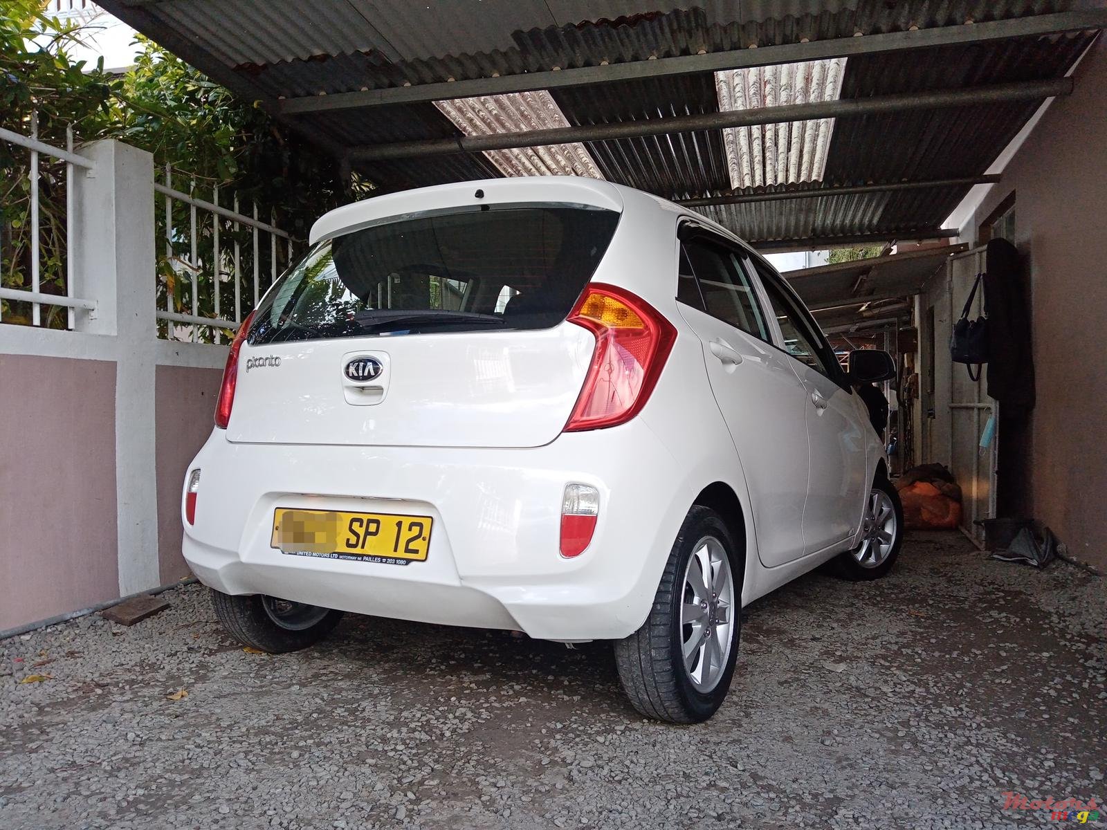 2012' Kia Picanto Automatic photo #4